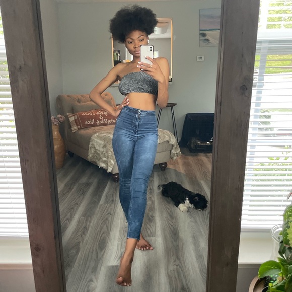 Silver Glitter Sleeveless Halter Croptop - Picture 9 of 10